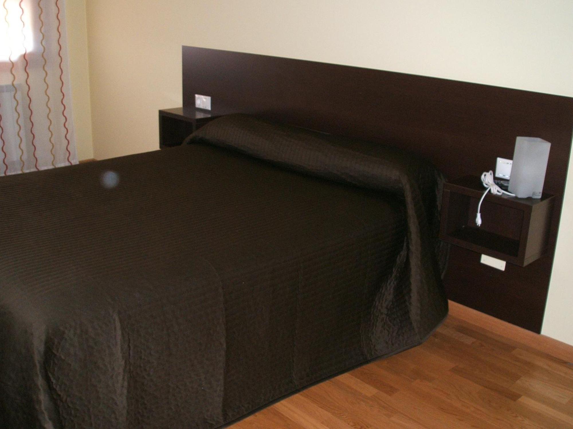 Hostal Casasnovas Сиеда Екстериор снимка