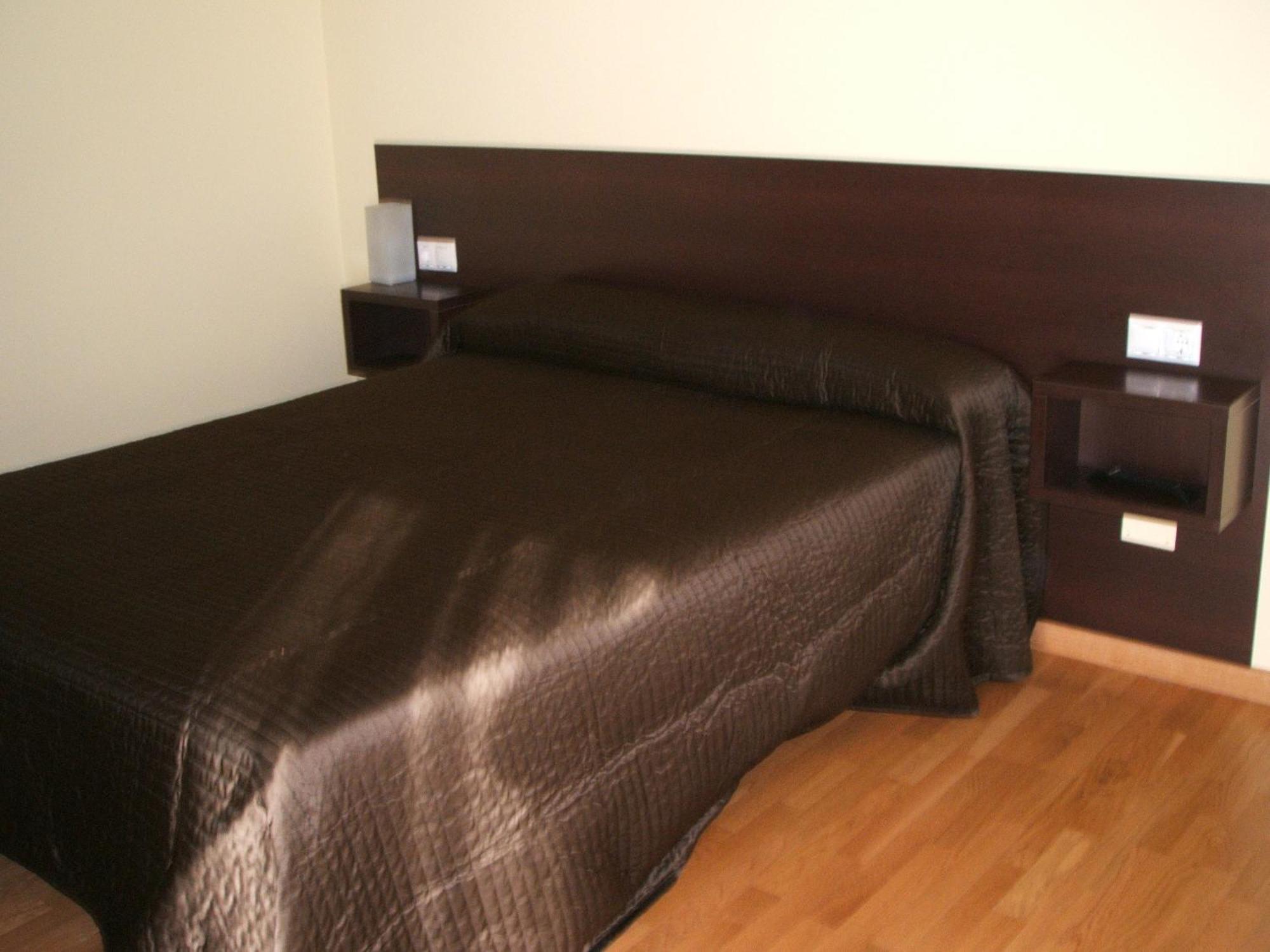 Hostal Casasnovas Сиеда Екстериор снимка