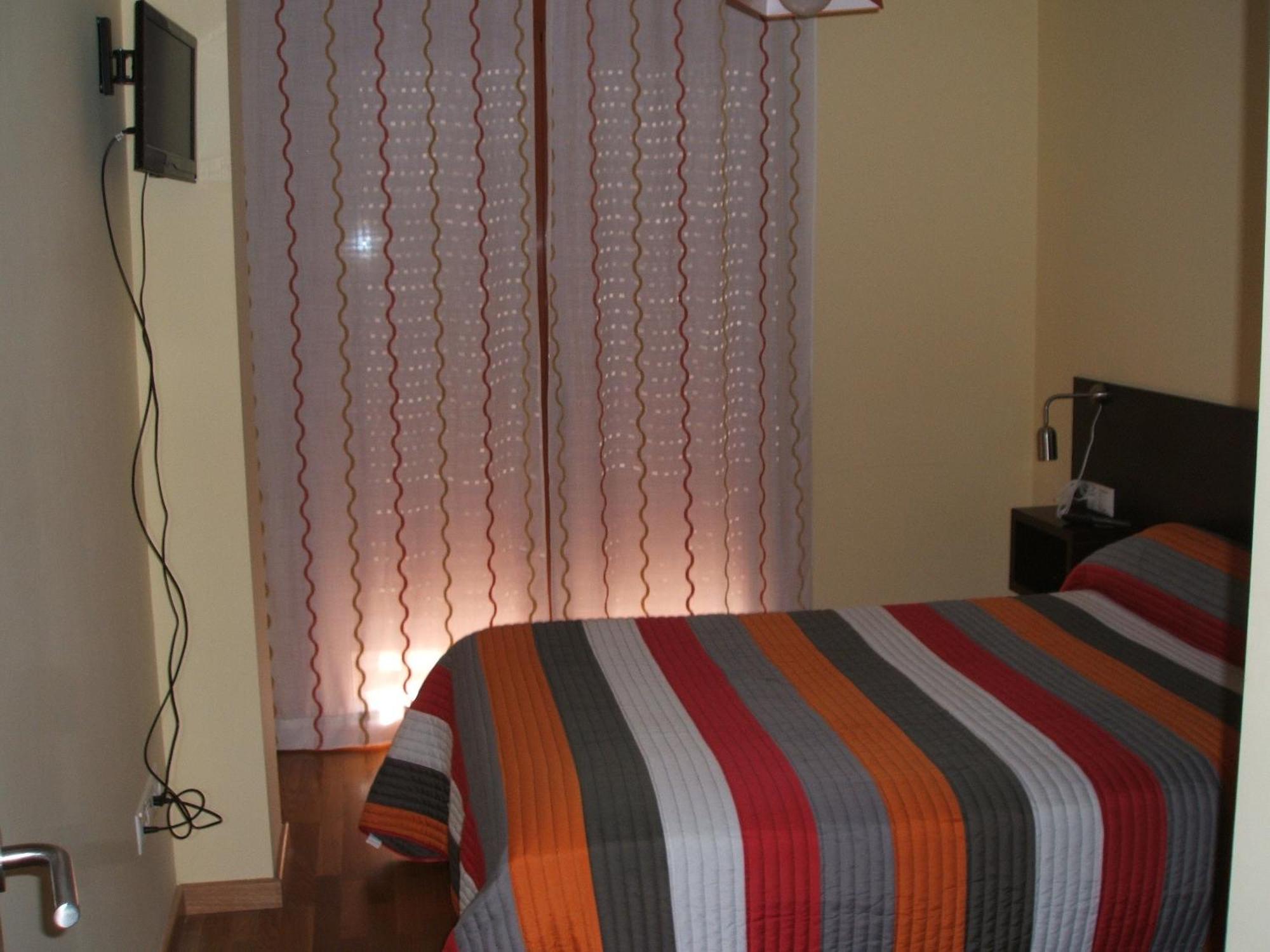 Hostal Casasnovas Сиеда Екстериор снимка