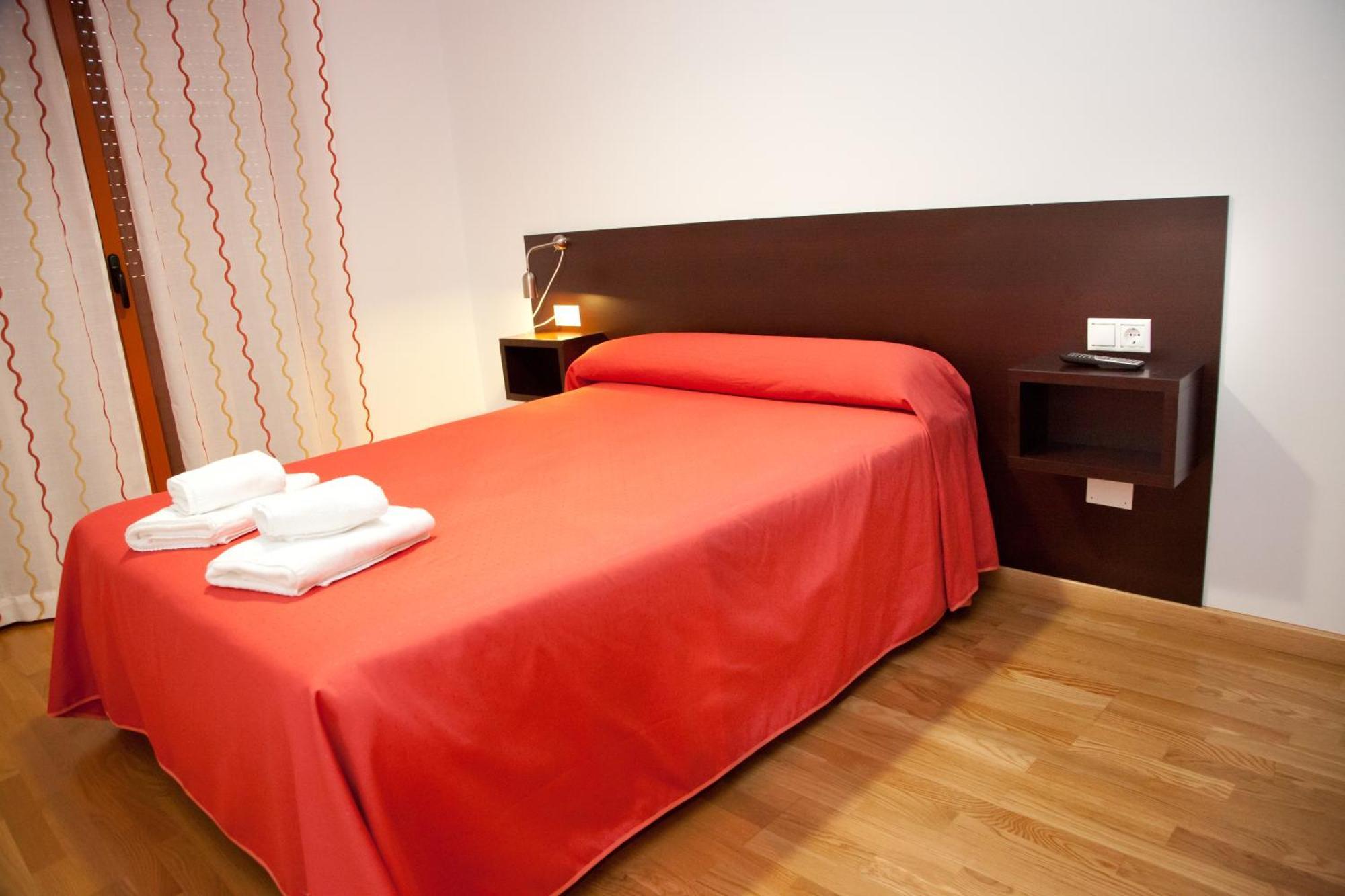 Hostal Casasnovas Сиеда Екстериор снимка