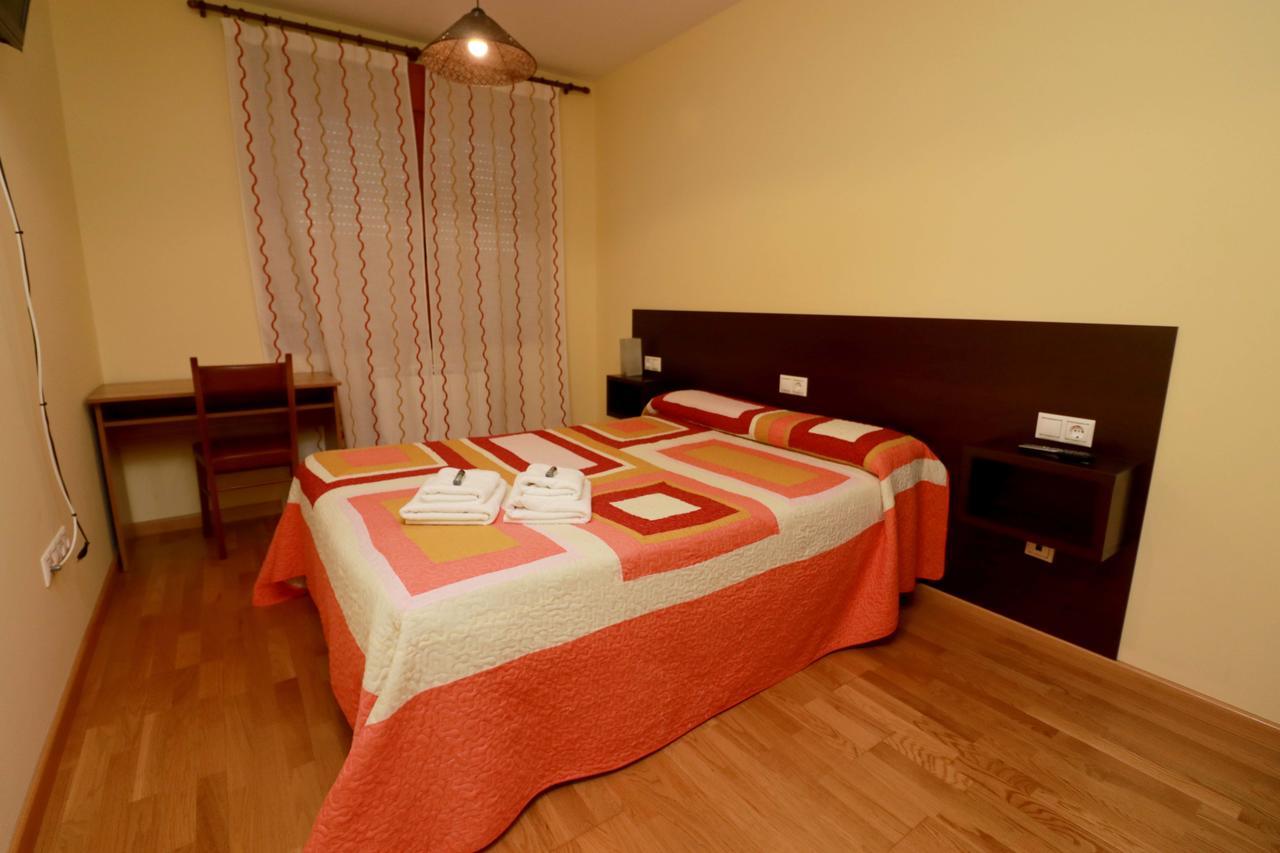 Hostal Casasnovas Сиеда Екстериор снимка
