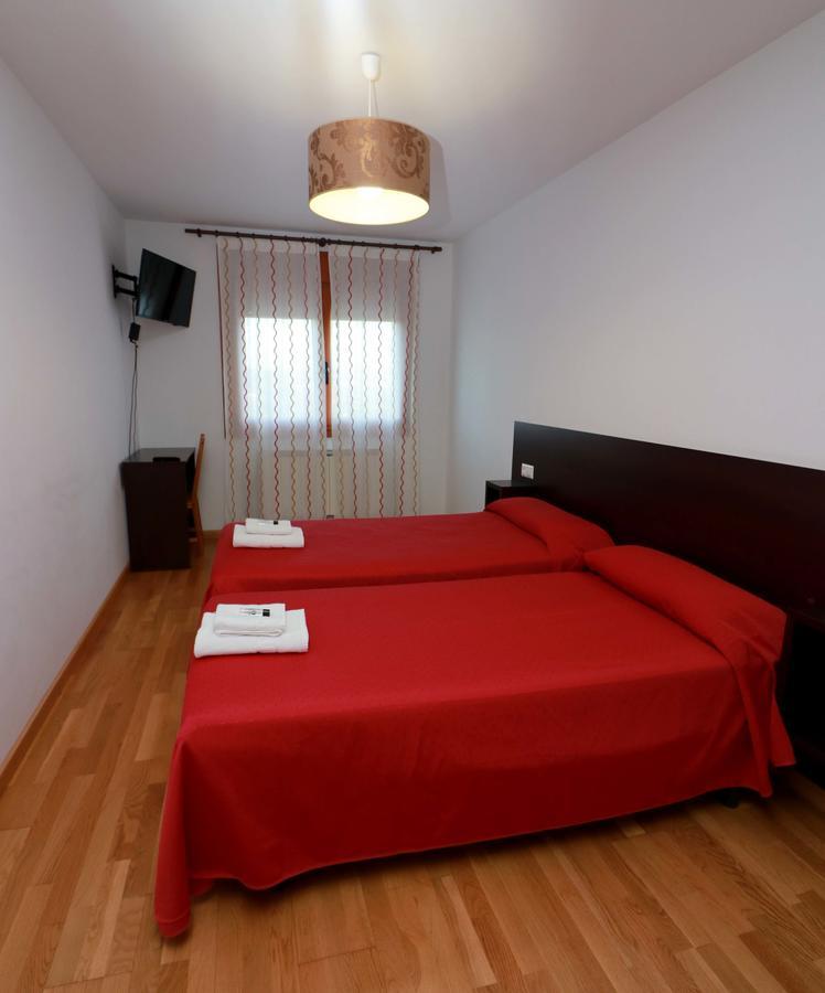 Hostal Casasnovas Сиеда Екстериор снимка
